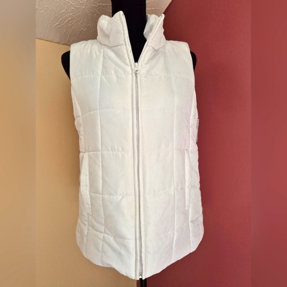 New York & Comapny White Puffer Vest - Size Medium